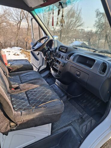 Легкий грузовой транспорт: Легкий грузовик, Mercedes-Benz — 9