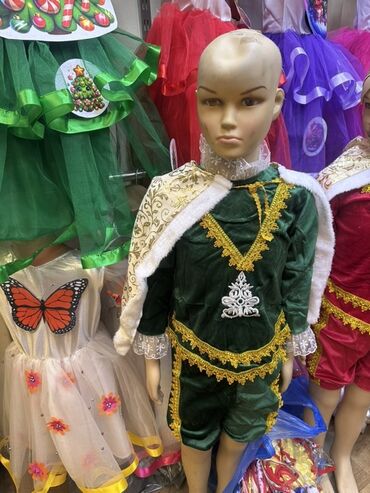 Карнавальные костюмы: Детские карнавальные костюмы - Дед Мороз/Санта: красные бархатистые — 17