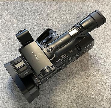 nikon d850: Видеокамера Sony HXR - NX3, в отличном состоянии. Снимает FULL HD — 3