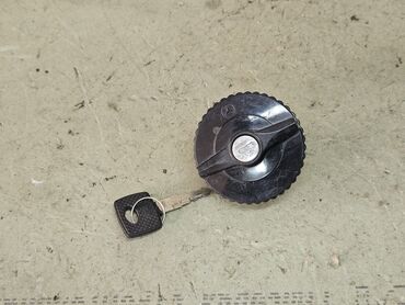 Лючки бензобака: Лючок бензобака Mercedes-Benz 1991 г., Новый, Аналог — 3