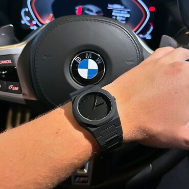 apple watch 4 бишкек: Современные наручные часы в полностью черном исполнении. Лаконичный