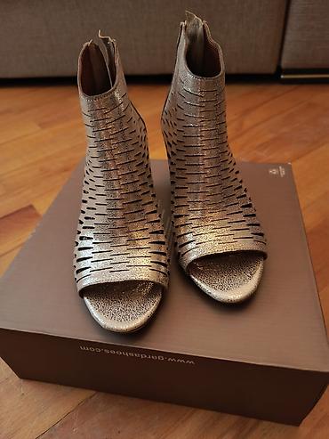 boot: Qadın ayaqqabısı – açıq burunlu, qısa boğazlı sandal boot stili. - — 1