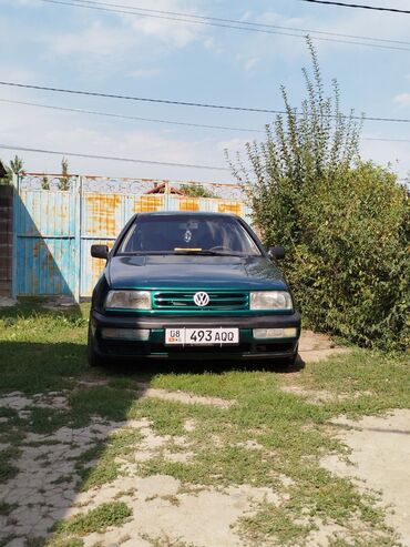 пакупка авто: Volkswagen Vento: 1993 г., 1.8 л, Механика, Бензин, Седан