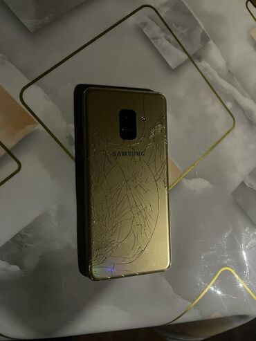 сотовый телефон самсунг: Samsung Galaxy A10, Б/у, 32 ГБ, цвет - Золотой, 1 SIM