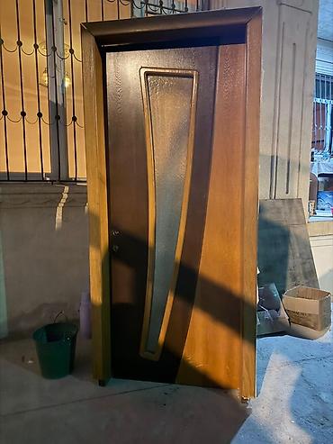 modern qapilar: Metall giriş qapısı – dekorativ şüşəli model - Material: möhkəm metal — 2