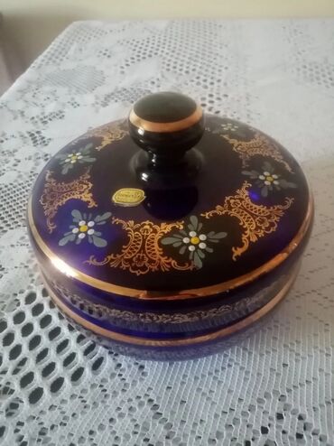 gence qab: Konfet qabi