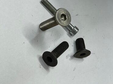 Özü yapışan divar kağızları: İnnensexs başlı bolt dəsti - Növ: Altıbucaqlı (imbus/allen) başlı