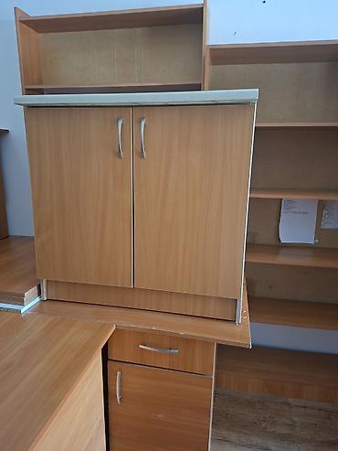 ресепшн стол: Офисный комплект мебели в оттенке «бук/вишня» Состав: - — 4