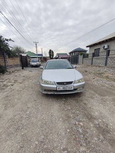 арзан машина мерс: Honda Accord: 2001 г., 1.8 л, Автомат, Газ, Седан