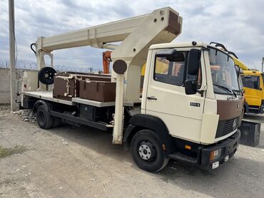 ручной каток для асфальта: Автовышка, Mercedes-Benz, 1992 г., 23 м