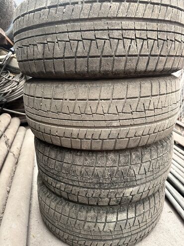 машина прирора: Шины 225 / 55 / R 17, Зима, Б/у, Комплект, Легковые, Япония, Bridgestone