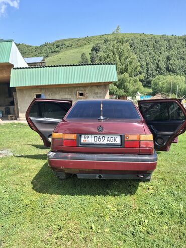 машина дишовый: Volkswagen Vento: 1997 г., 1.6 л, Механика, Бензин, Седан