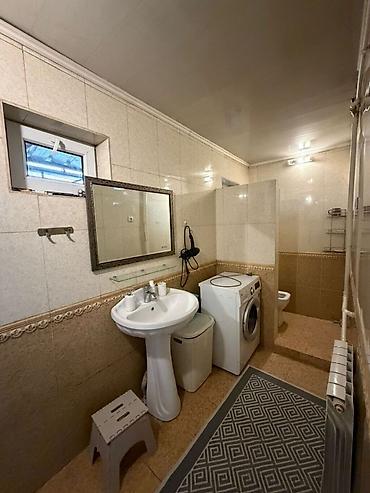 Продажа коттеджей и домов: 🏡 **Продаётся 2-этажный дом в ж/м Ак-Ордо** 🛏 **7 комнат** 📐 Площадь — 11