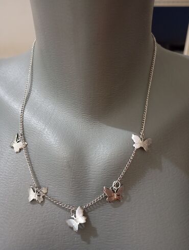 Setovi nakita: Set elegantnih ogrlica – zlatni ton - Ogrlica sa leptirićem: nežan — 6