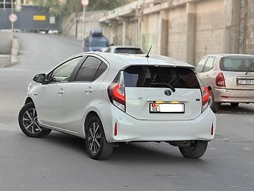 primera p11: Toyota Prius C: 2018 г., 1.5 л, Вариатор, Гибрид, Хэтчбэк — 6
