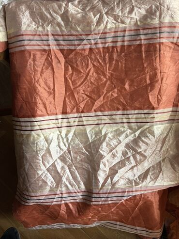 Parçalar: Müxtəlif naxışlı və rəngli pərdələr tək və cüt olanlar var — 15