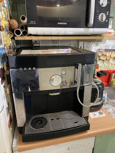 Aparati za kafu: Prodajem kafe aparat WMF 1000 pro u odlicnom stanju. Moze da pravi 4