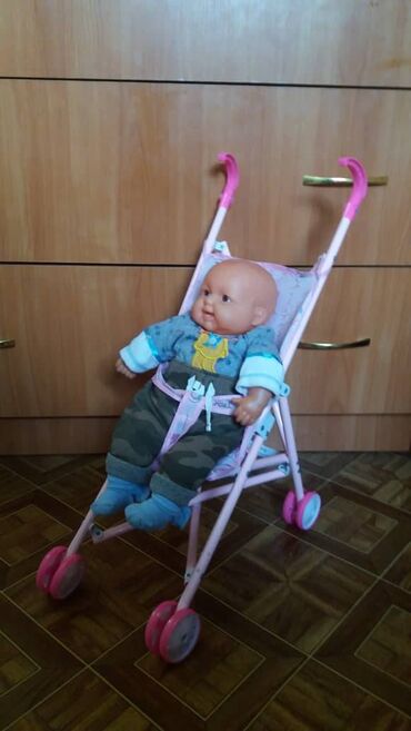 детский коляска игрушка в Кыргызстан | Другие товары для детей: Коляска металл + кукла высота 45-50 см Вся одежда снимается Цена