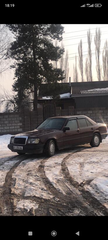 легковой автомобил: Mercedes-Benz E-Class: 1988 г., 2 л, Механика, Газ, Седан