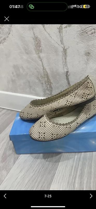 Кроссовки и спортивная обувь: Обувь женская, покупала в Италии/Дубаи, размер 37-38, цены от 100 до — 20