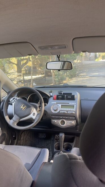 антенны на авто: Honda Fit: 2025 г., Автомат, Бензин, Хэтчбэк