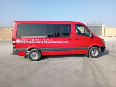 Mercedes-Benz: Mercedes-Benz Sprinter mikroavtobus - Korpus: qırmızı rəng, “Sprinter — 2