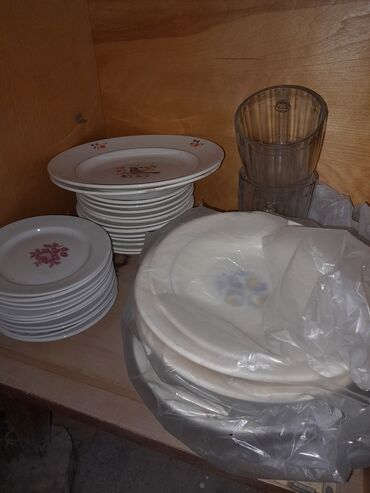 набор тарелок: Тарелки, Набор из 12 шт., цвет - Белый, Керамика, СССР