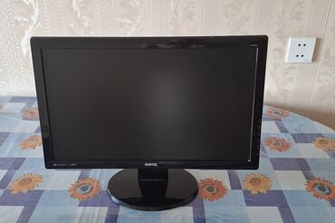 Monitorlar: Monitor satılır (barter də olar 70 manatlıq sistem bloku ilə) Bu