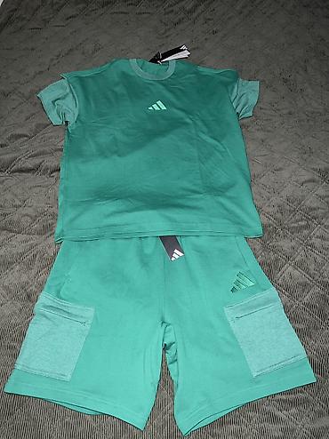 vikend torba: ADIDAS All Season T-shirt and Shorts vel. M NOVO Cena je za komplet a — 7