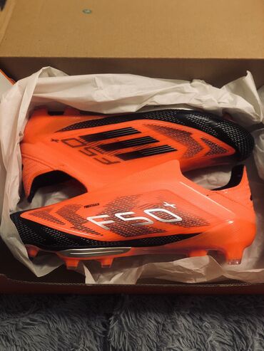 Маски, очки: Adidas F50 butsi qırmızı rəng, çatdırılma metrolara pulsuzdur, Memar