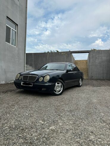 Mercedes-Benz: Mercedes-Benz E 320: 3.2 l | 2000 il Sedan