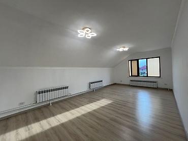 Продажа коттеджей и домов: Сдается Дом Площадь : 200м2 Участок 4 сотки Цокольный этаж : кухня — 8