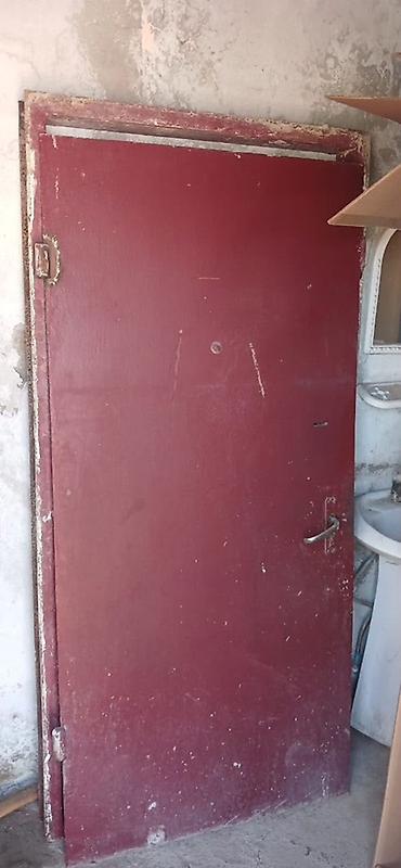 Demir qapi 100azn Bine 4366 leli Metall qapı – tünd qırmızı rəng -