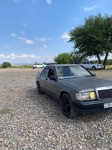 mercedes 210 ehtiyyat hissəsi: Mercedes-Benz 190: 2.3 l | 1991 il Sedan — 3
