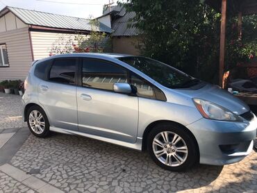 спринтер 2009: Honda Fit: 2009 г., 1.5 л, Механика, Бензин, Хэтчбэк