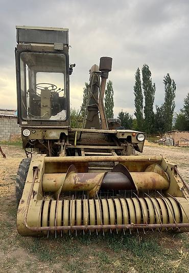 john deere цена: Продаю кормо уборочный комбайн Е281 в хорошем состоянии, двигатель — 5