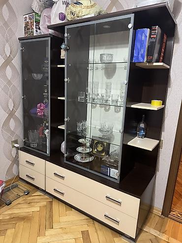 Servantlar: Yataq otağı və qonaq otağı üçün mebel dəsti Təsvir: - Tualet — 2