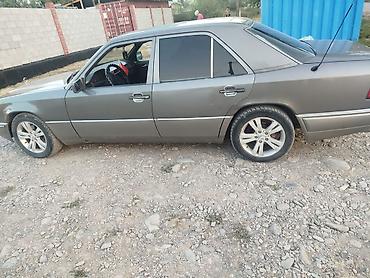 салон мерс 124: Mercedes-Benz W124: 1988 г., Автомат, Седан — 5