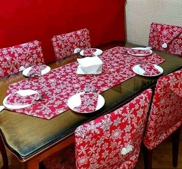 Posteljina: 🎅🤶NOVOGODISNJI SET 🎅🤶 Set za 4 osobe Cena je 2.700 dinara Set za 6 — 8