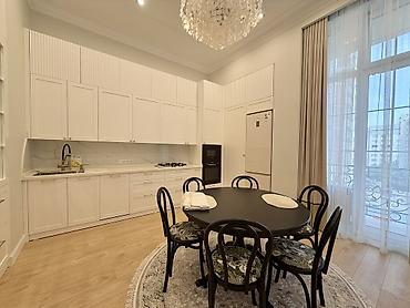 в клубном доме: For rent a new 3 bedroom apartment is available in an exclusive — 10