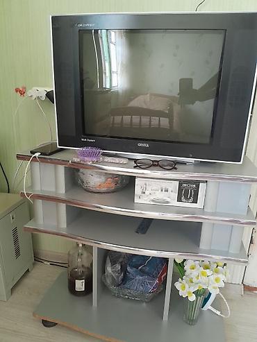 multi tool: Orvica CRT televizor + təkərli TV stendi Məhsul təsviri: - Televizor — 2