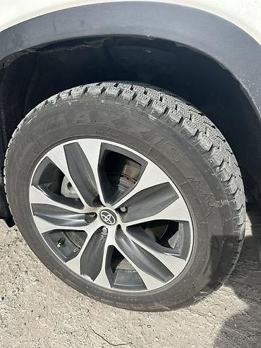 рав 4 диски: Колеса в сборе 235 / 60 / R 18, Зима, Б/у, Комплект, Внедорожные (АТ/МТ), Литые, отверстий - 5 — 3