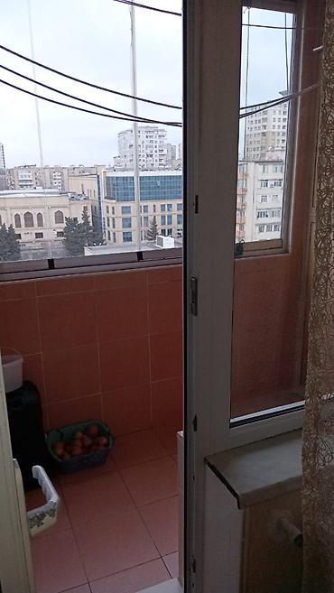 Mənzillər: Bakı, 8-ci mikrorayon, 3 otaqlı, Köhnə tikili, m. Azadlıq Prospekti, 76 kv. m — 5