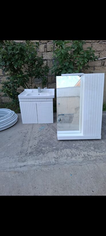 2ci el metbex mebelleri: Moydadir pvc suya davamlı 250 almışam 1 ay olar 150 satılır ünvan