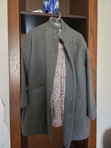 женское демисезонное стеганое пальто: Пальто 2XL (EU 44), цвет - Серый