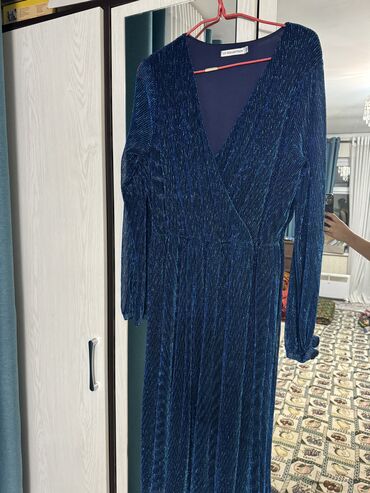 платье венсдей бишкек: Вечернее платье, L (EU 40)