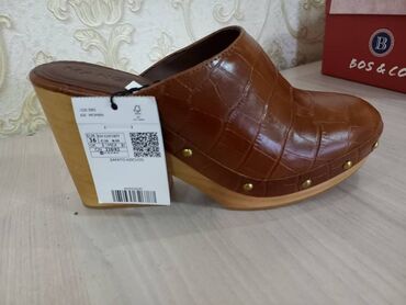 обувь дордой: Продаются женские лоферы и колодки в городе Каракол. Размер 36