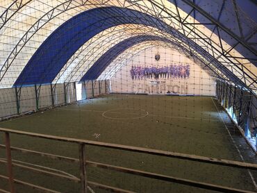 купить газон для футбольного поля: Продаю два футбольных газона ТОЛЬКО ГАЗОН !!! Состояние среднее, без