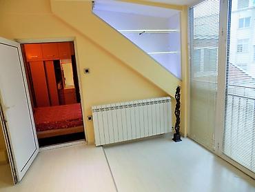 Dugoročni najam stanova: Odlična lokacija u dobroj zgradi. Prelep duplex sa dva kupatila — 11