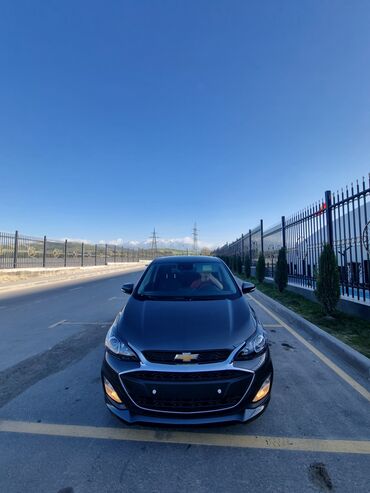 машина мерседес банан: Chevrolet Spark: 2019 г., 1 л, Вариатор, Бензин, Хэтчбэк